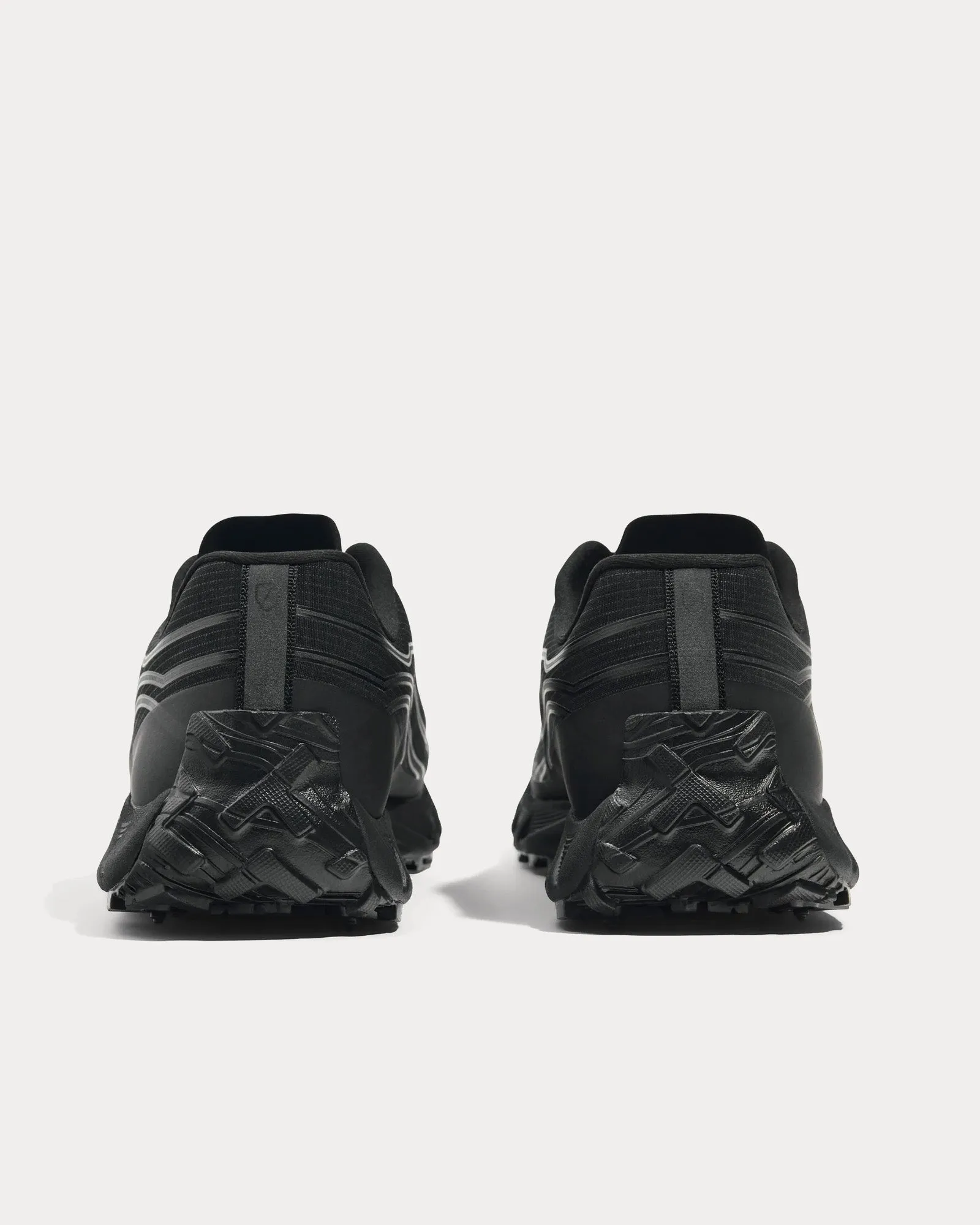 002 W Stealth Black Running Shoes