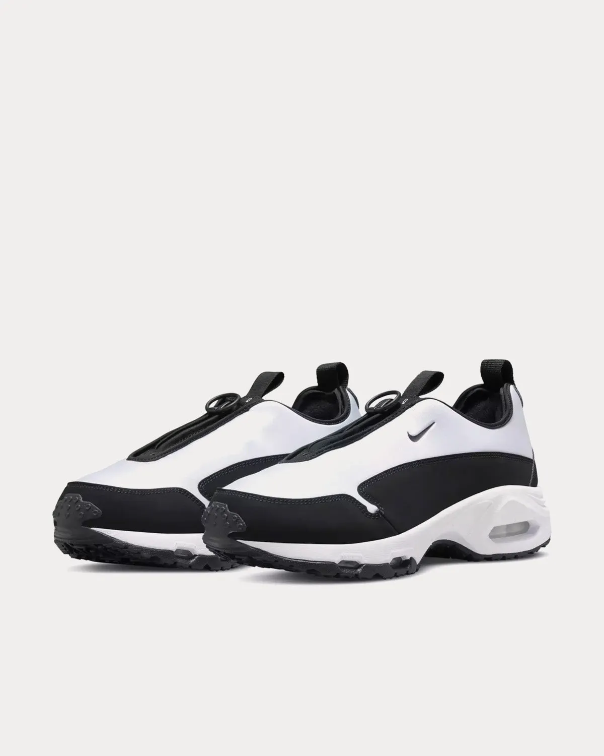 Air Max Sunder Black / White Low Top Sneakers