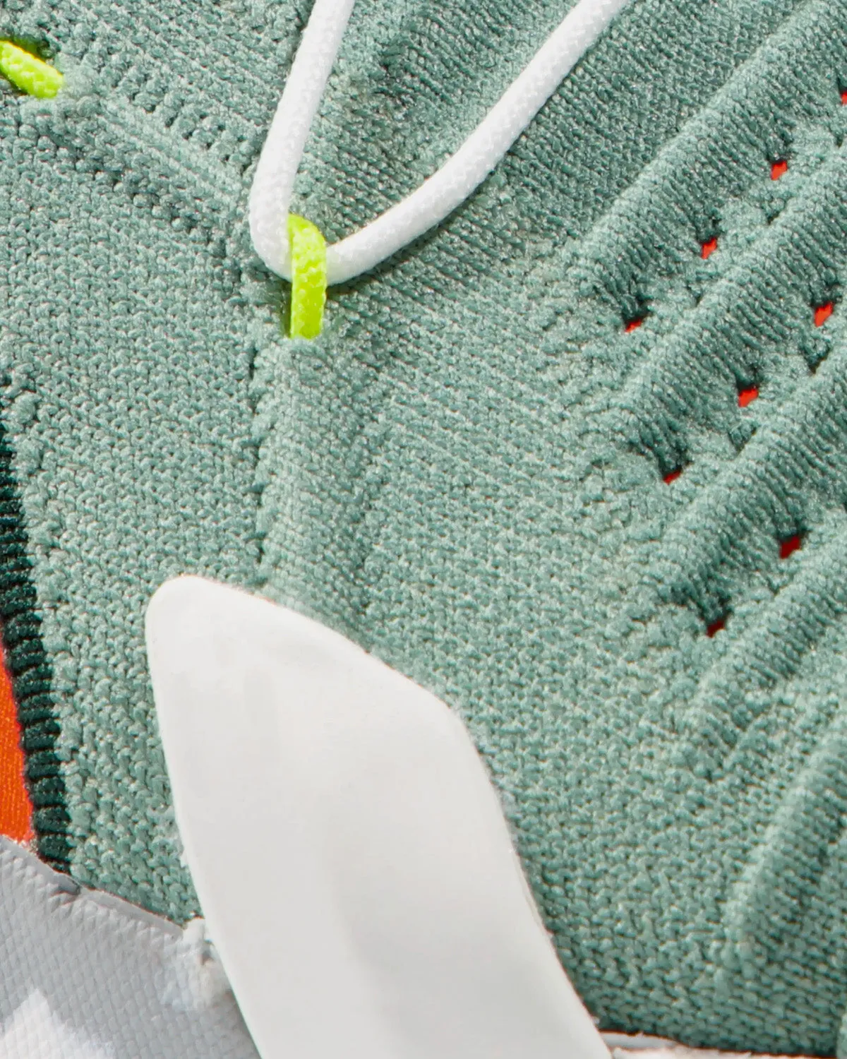 Hueco II Air Low Jade / White Running Shoes