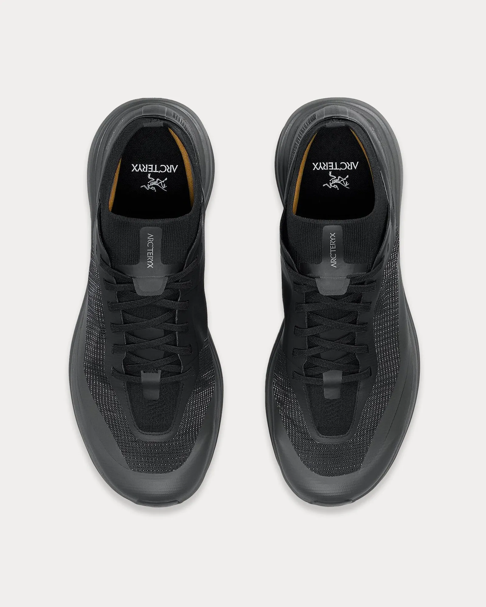 Sylan Black / Shark Running Shoes